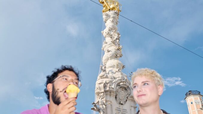 HauptplatzPestsaule1_LinzTourismus_MartinStoebich