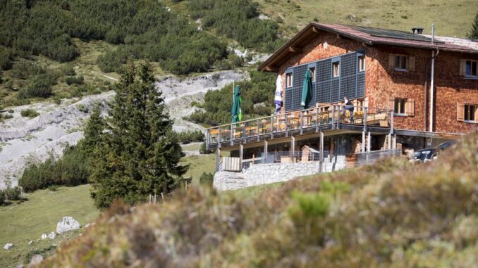Heinrich-Hueter-Hütte_ Marc_Obrist_010-1200px