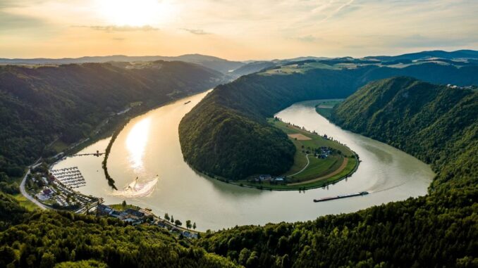 SchloegenerDonauschlingeDrohne01_WGDDonauOberoesterreichTourismusGmbHKaindlstorfer